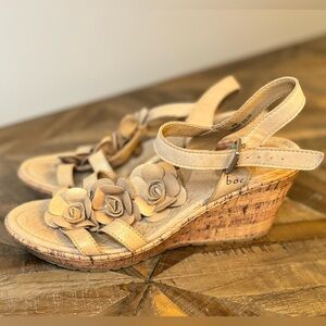 BOC Born Concept Beige Tan Cork Floral 3 “Wedge Heel Sandals Size 8 M